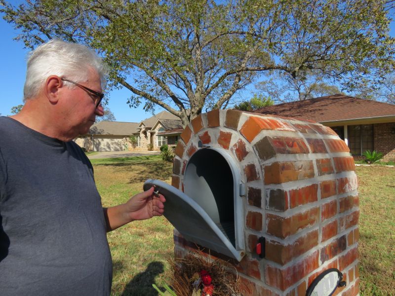 Brick Mailbox Painting